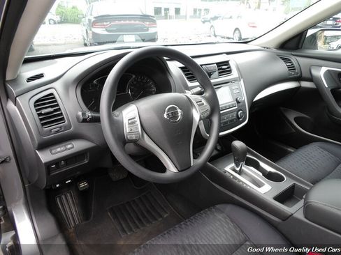 Used 2017 Nissan Altima 2.5 S w/ Power Driver Seat Package FWD image 12