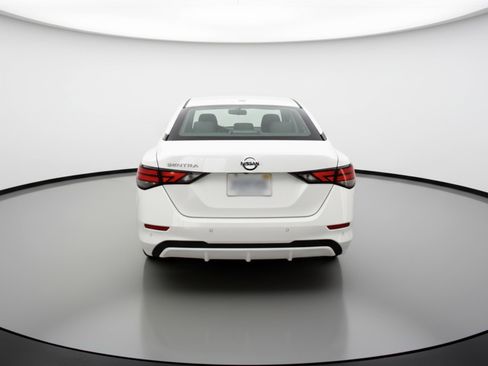 Used 2025 Nissan Sentra S image 7