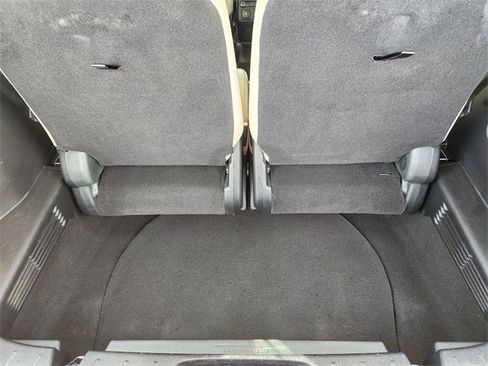 Used 2018 Ford Explorer Platinum image 31