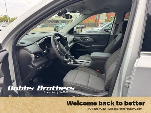 Used 2021 Chevrolet Traverse LT FWD image 13