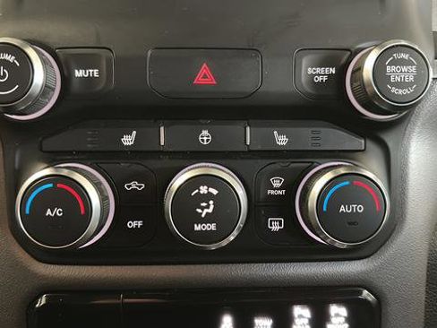 Used 2020 RAM 1500 Big Horn AWD/4WD image 16