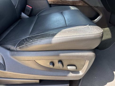 Used 2018 Chevrolet Suburban LT w/ LT Signature Package image 13