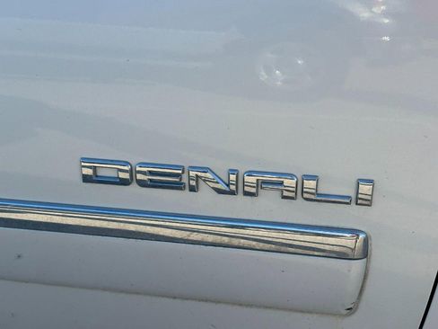 Used 2010 GMC Yukon Denali image 14