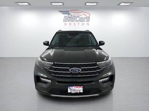 Used 2022 Ford Explorer XLT w/ Equipment Group 202A image 2