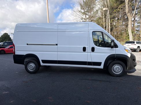 Used 2025 RAM ProMaster 2500 image 5
