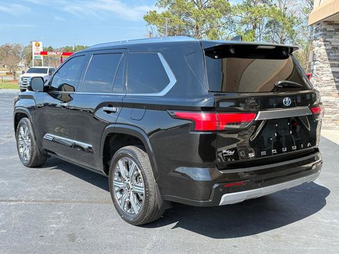 Used 2024 Toyota Sequoia Capstone image 3