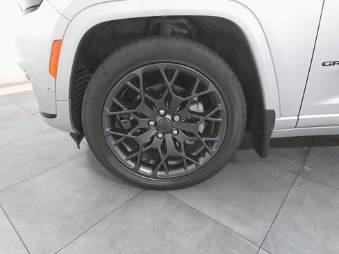 Used 2024 Jeep Grand Cherokee L Summit image 29