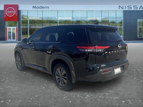 Certified 2025 Nissan Pathfinder S image 7