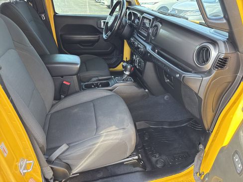 Used 2020 Jeep Wrangler Unlimited Willys image 32