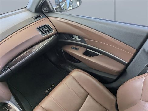 Used 2018 Acura RLX Sport Hybrid w/ Advance Pkg image 16