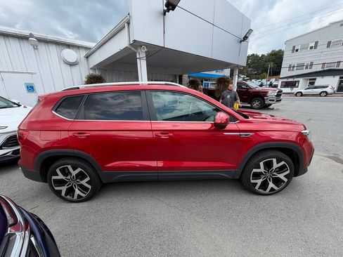 Used 2023 Volkswagen Taos SEL AWD/4WD image 6