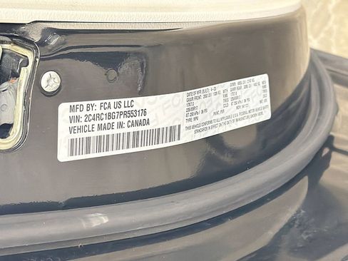 Used 2023 Chrysler Pacifica Touring-L FWD image 34