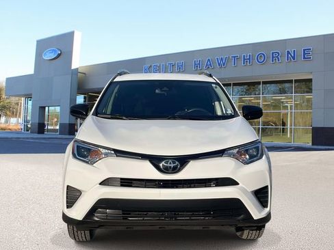Used 2017 Toyota RAV4 LE FWD image 2