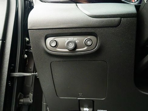 Used 2022 Buick Encore GX Select w/ Sport Touring Package AWD/4WD image 42