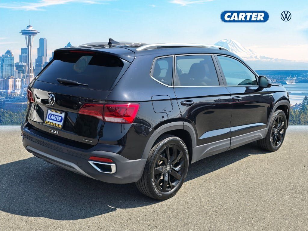 Used 2023 Volkswagen Taos SE w/ Panoramic Sunroof Package AWD/4WD image 3