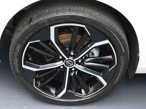 Used 2025 Nissan Altima 2.5 SR AWD/4WD image 5