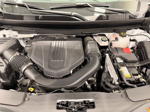 Used 2024 GMC Acadia AT4 image 31