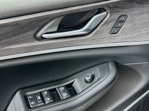 Used 2021 Jeep Grand Cherokee L Limited image 15