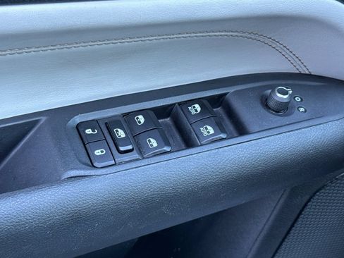 Used 2025 Jeep Compass Limited AWD/4WD image 13