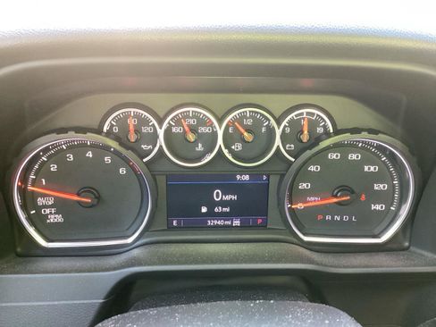 Used 2021 Chevrolet Silverado 1500 LT w/ Z71 Off-Road Package AWD/4WD image 10