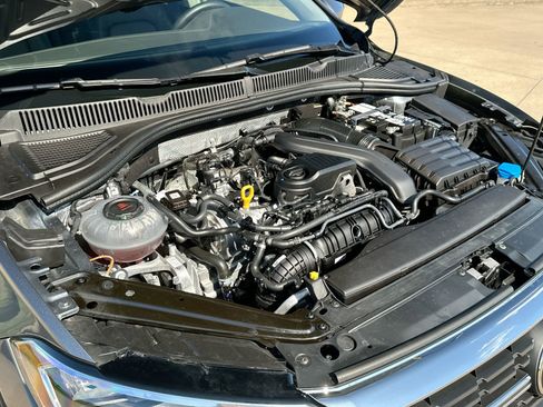 Used 2024 Volkswagen Jetta SE w/ Panoramic Sunroof Package image 24