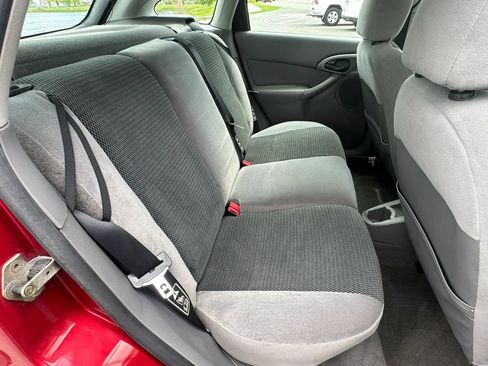 Used 2002 Ford Focus ZX5 Hatchback FWD image 15