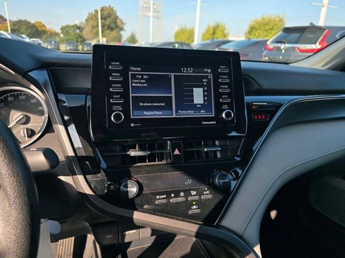 Used 2024 Toyota Camry LE image 28
