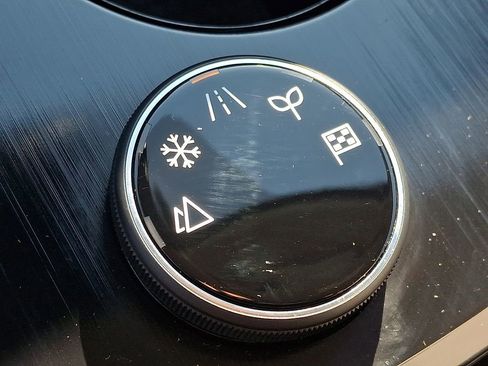 Certified 2023 Nissan Rogue SV image 23