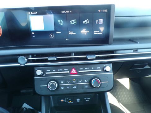 Certified 2025 Hyundai Tucson SE AWD/4WD image 24