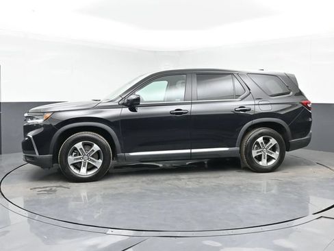 Used 2025 Honda Pilot EX-L image 6