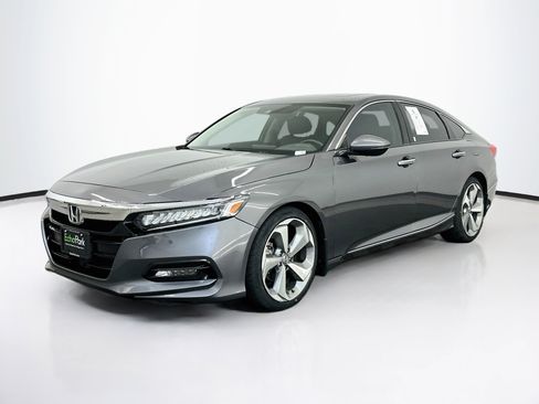 Used 2019 Honda Accord Touring image 3