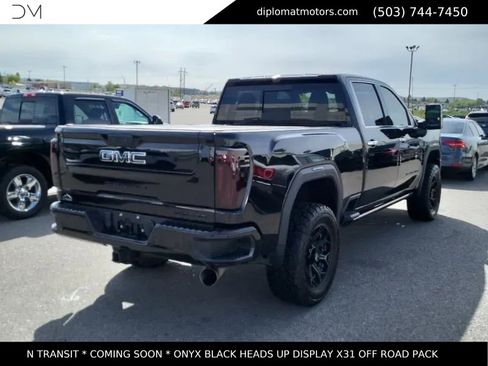 Used 2024 GMC Sierra 2500 Denali Ultimate AWD/4WD image 4