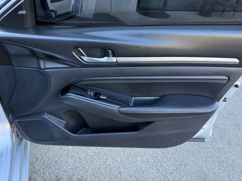 Used 2021 Nissan Altima 2.5 SV FWD image 17
