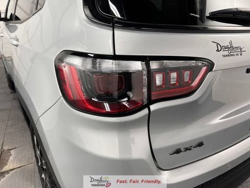 Used 2025 Jeep Compass Trailhawk AWD/4WD image 14