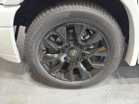 New 2025 Chevrolet Express 2500 image 9
