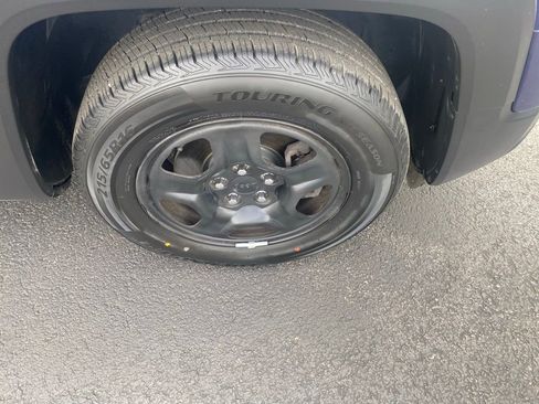 Used 2018 Jeep Renegade Sport w/ Power & Air Group image 28