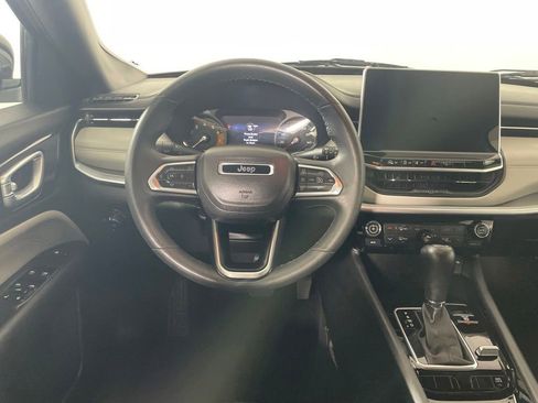 Certified 2025 Jeep Compass Limited AWD/4WD image 13