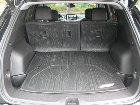 Used 2024 Chevrolet Blazer LT w/ Convenience Package FWD image 9