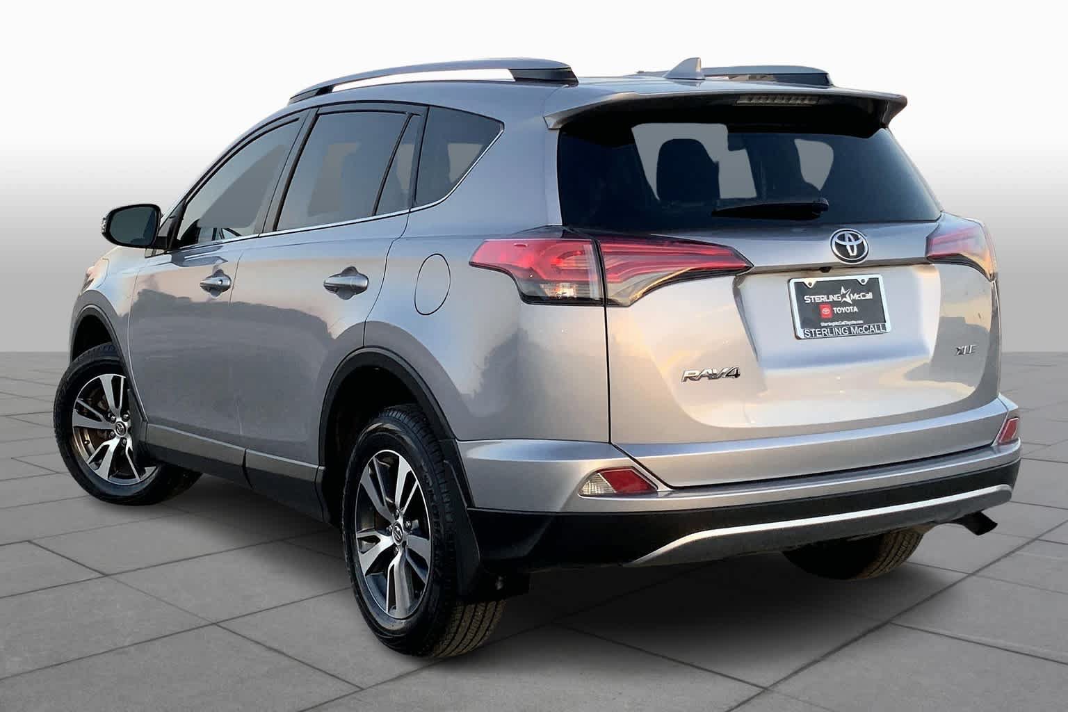 Used 2018 Toyota RAV4 XLE w/ Plus Extra Value Package FWD image 12