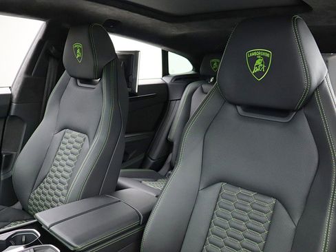 Used 2020 Lamborghini Urus image 35