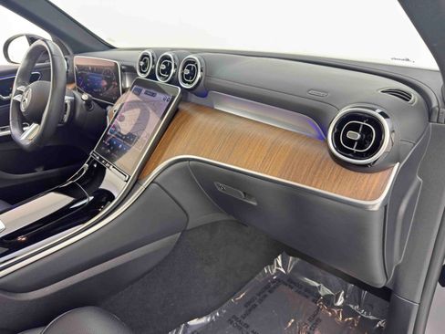 Used 2024 Mercedes-Benz GLC 300 image 15