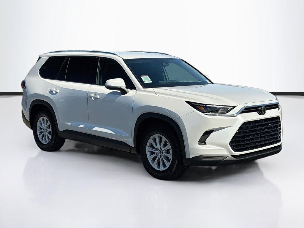 New 2026 Toyota Grand Highlander XLE FWD image 3