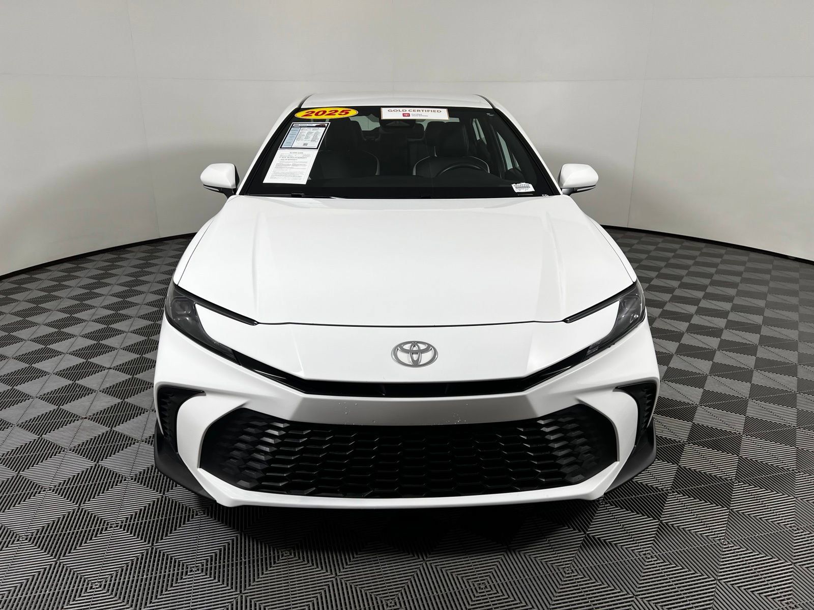Certified 2025 Toyota Camry SE FWD image 2