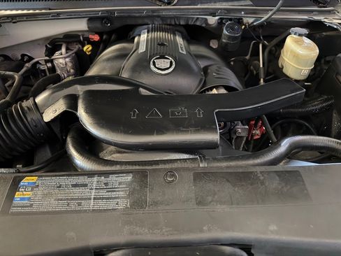 Used 2002 Cadillac Escalade EXT AWD/4WD image 5