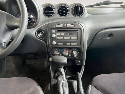 Used 2004 Pontiac Grand Am SE image 9