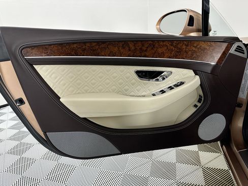 Certified 2022 Bentley Continental GT AWD/4WD image 17