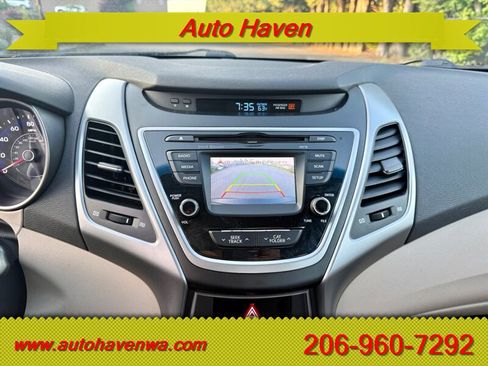 Used 2014 Hyundai Elantra SE w/ Option Group 02 FWD image 12