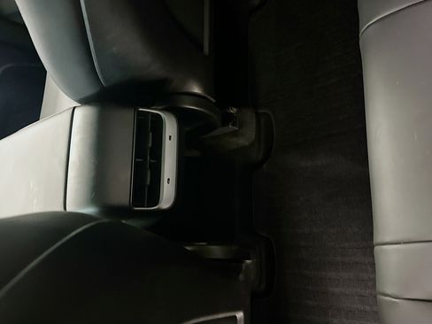 Used 2024 Tesla Model Y Long Range image 26