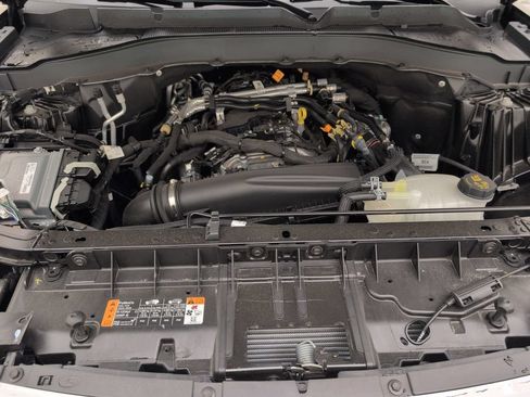 Used 2025 Ford Explorer Active RWD image 30