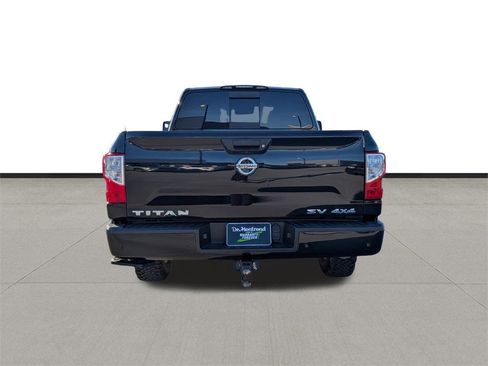 Used 2021 Nissan Titan SV w/ SV Convenience Package image 5
